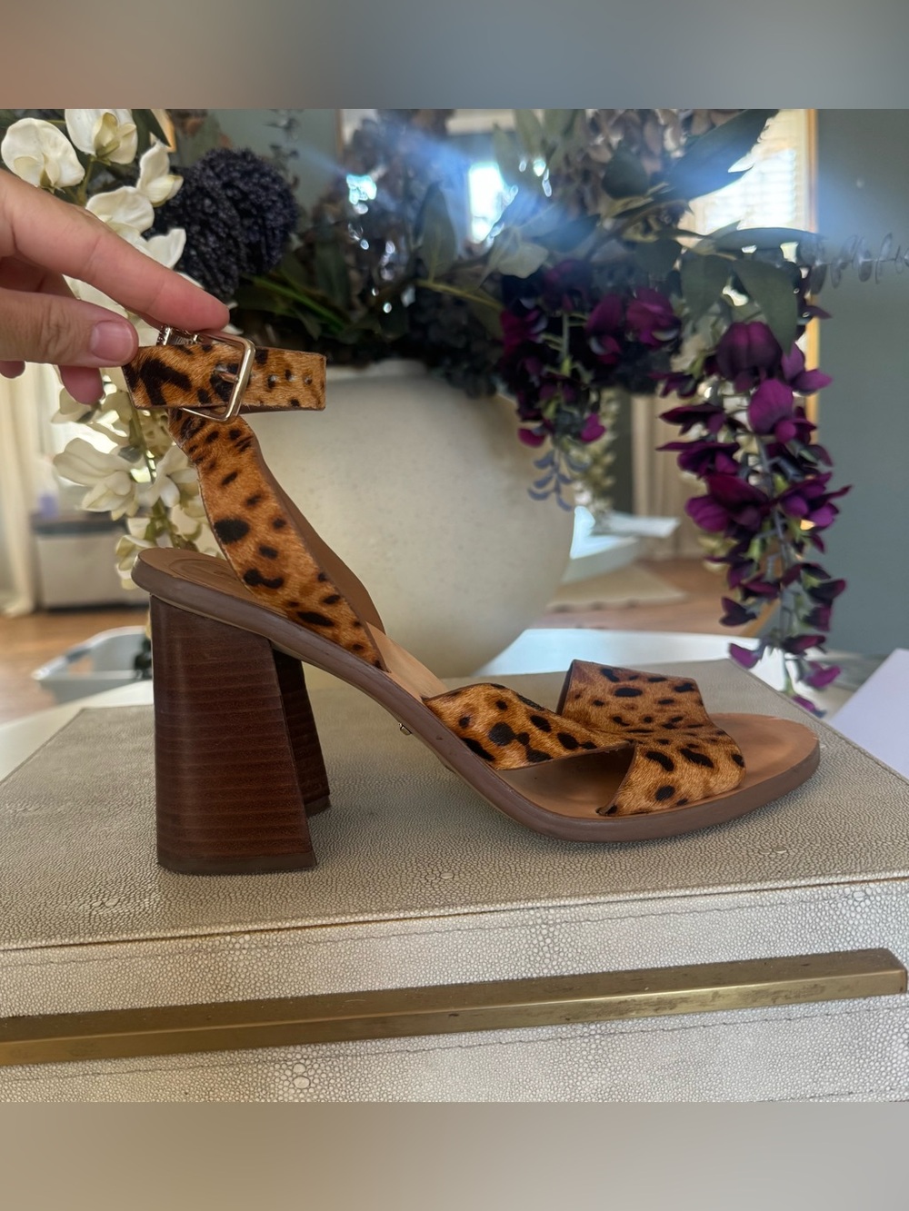 Gianni Bini 8.5 Leopard Cheetah Print leather fur Block Heel Sandal Women